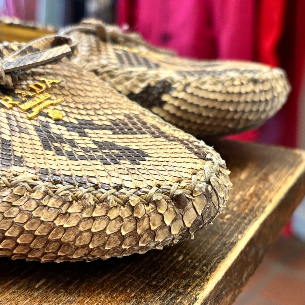 Prada Python Loafers Snakeskin Bow Gold Logo - Picture 6 of 12